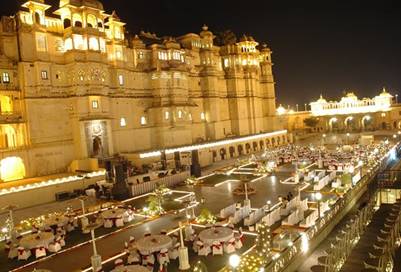 http://3.bp.blogspot.com/_ZkH5FpGO4Bg/S9GIPryxgjI/AAAAAAAAAN4/8QBsejmzogA/s1600/wedding-palace-udaipur.jpg